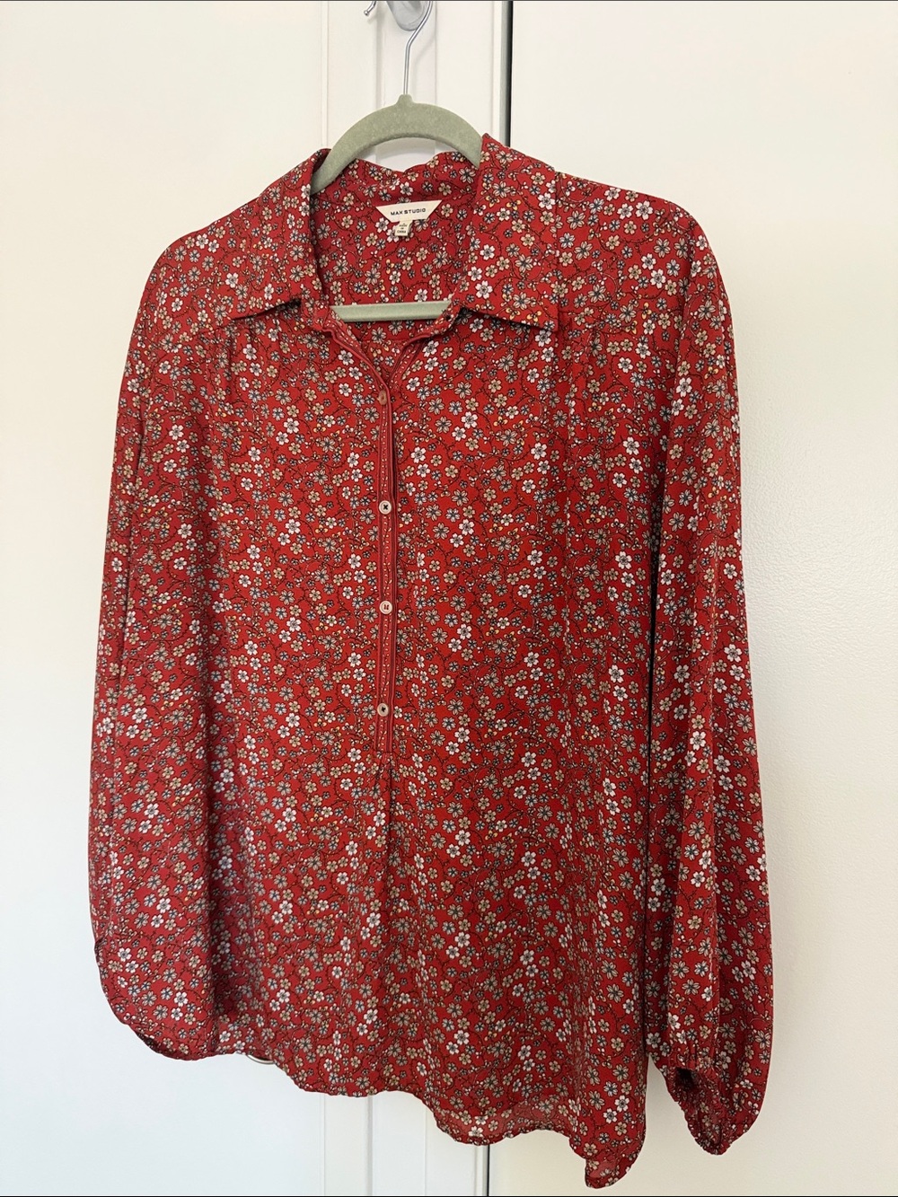 Max Studio Red Floral Collared Button-Front Blouse